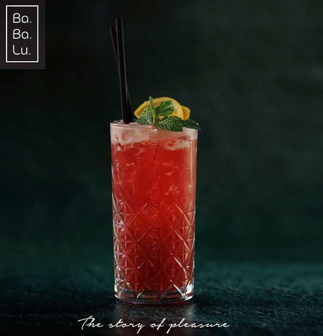 Iced tea as a great choice for summer refreshment at the cafe-wine-restaurant BaBaLu.